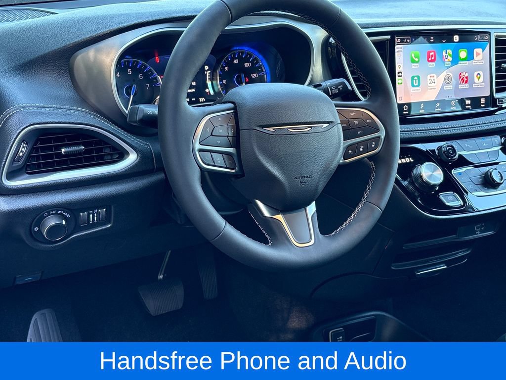 New 2027 Chrysler Pacifica Select FWD image 12