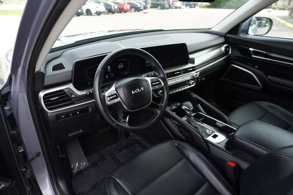 Used 2023 Kia Telluride LX FWD image 25