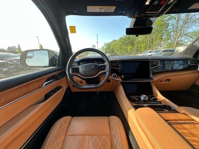 Used 2025 Jeep Grand Wagoneer L Series III w/ Rear Seat Video Group 1 AWD/4WD image 19