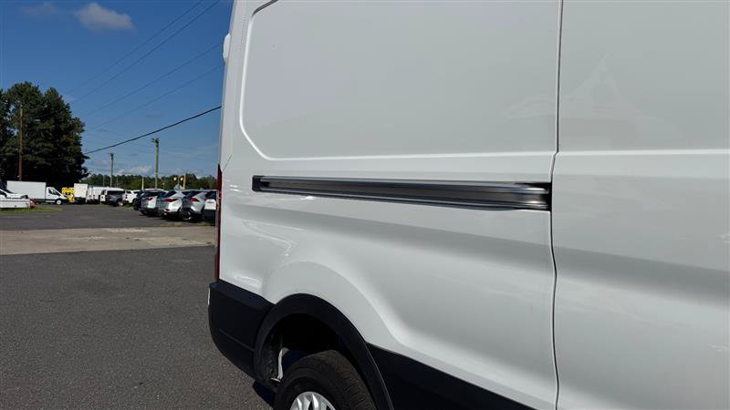 Used 2023 Ford E-Transit Medium Roof RWD image 24