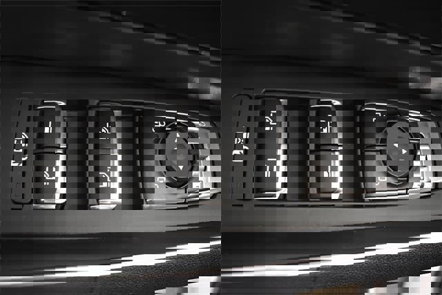 Used 2024 Kia Sorento S image 23