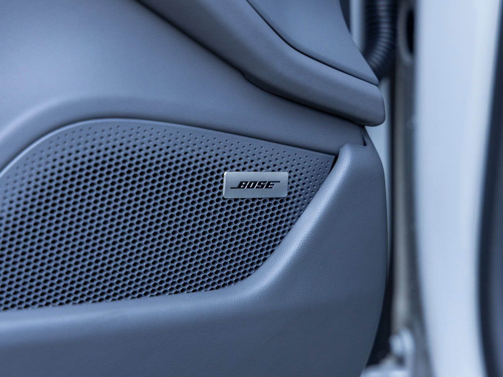 Used 2025 Porsche Taycan 4S image 26