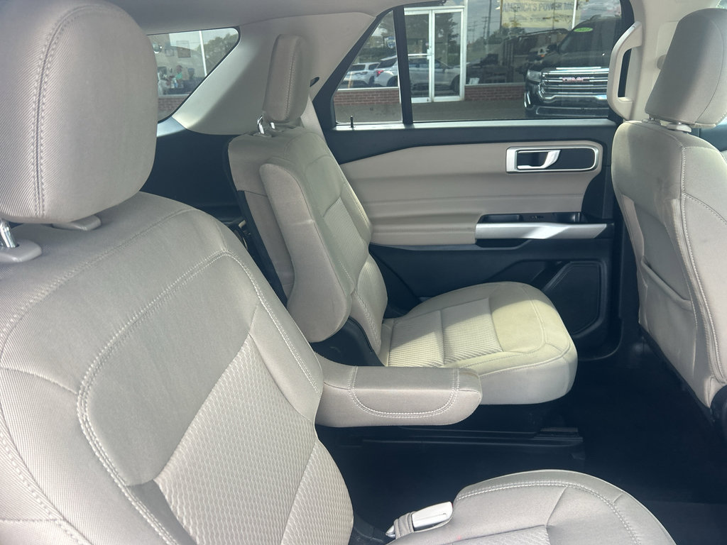 Used 2023 Ford Explorer XLT RWD image 15