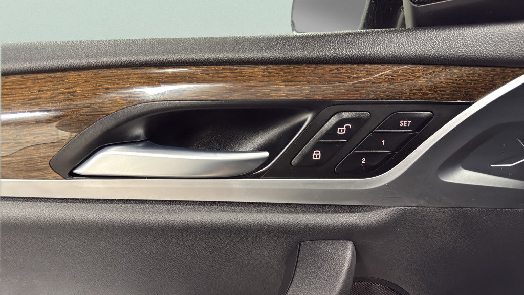 Used 2021 BMW X3 xDrive30e w/ Premium Package image 16