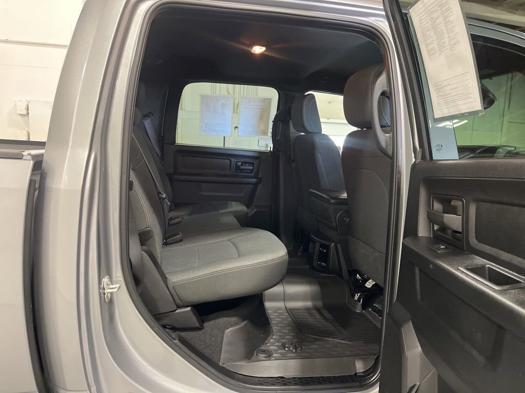 Used 2024 RAM 2500 Tradesman w/ Chrome Appearance Group image 29