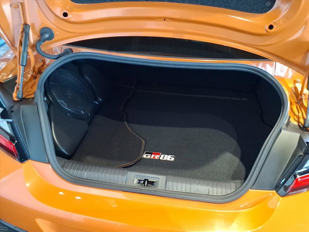 Used 2023 Toyota GR86 10th Anniversary SE image 11