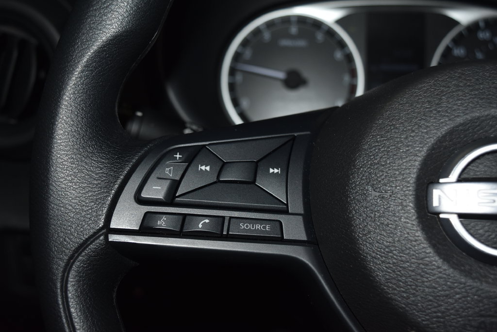 Used 2025 Nissan Kicks Play S FWD image 7