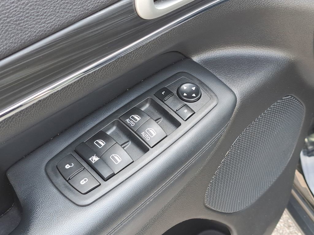 Used 2021 Jeep Grand Cherokee Limited image 23