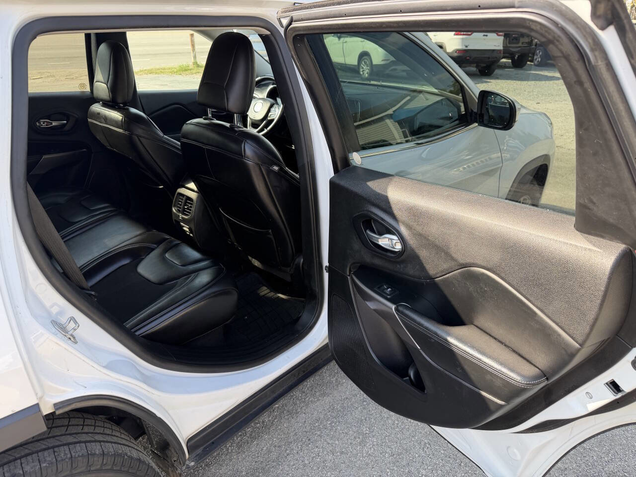 Used 2019 Jeep Cherokee Latitude Plus image 15