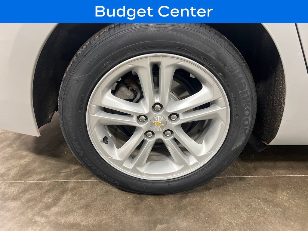 Used 2017 Chevrolet Cruze LT w/ Convenience Package FWD image 9