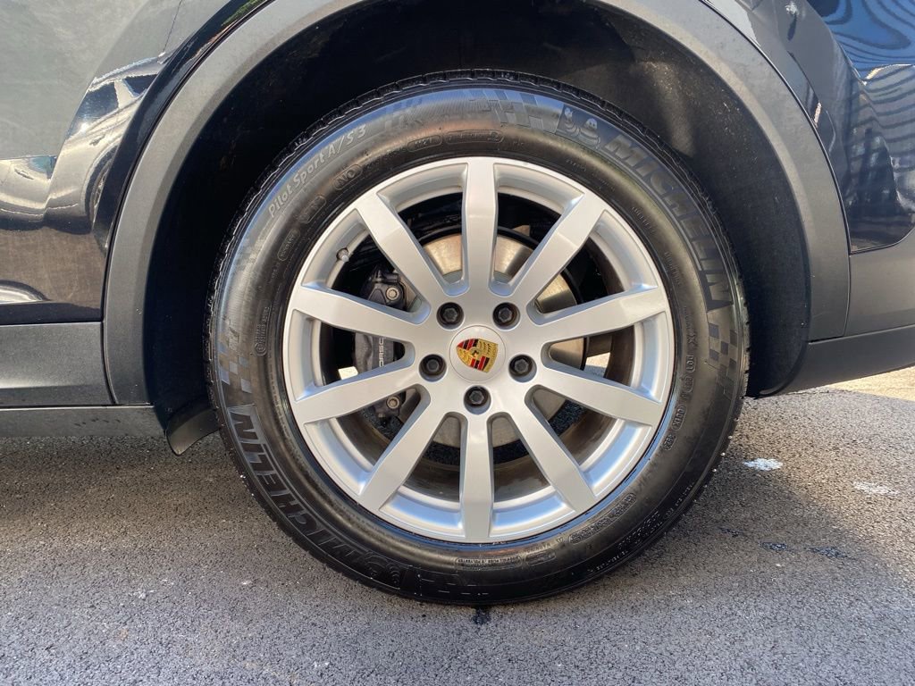 Used 2021 Porsche Cayenne image 32