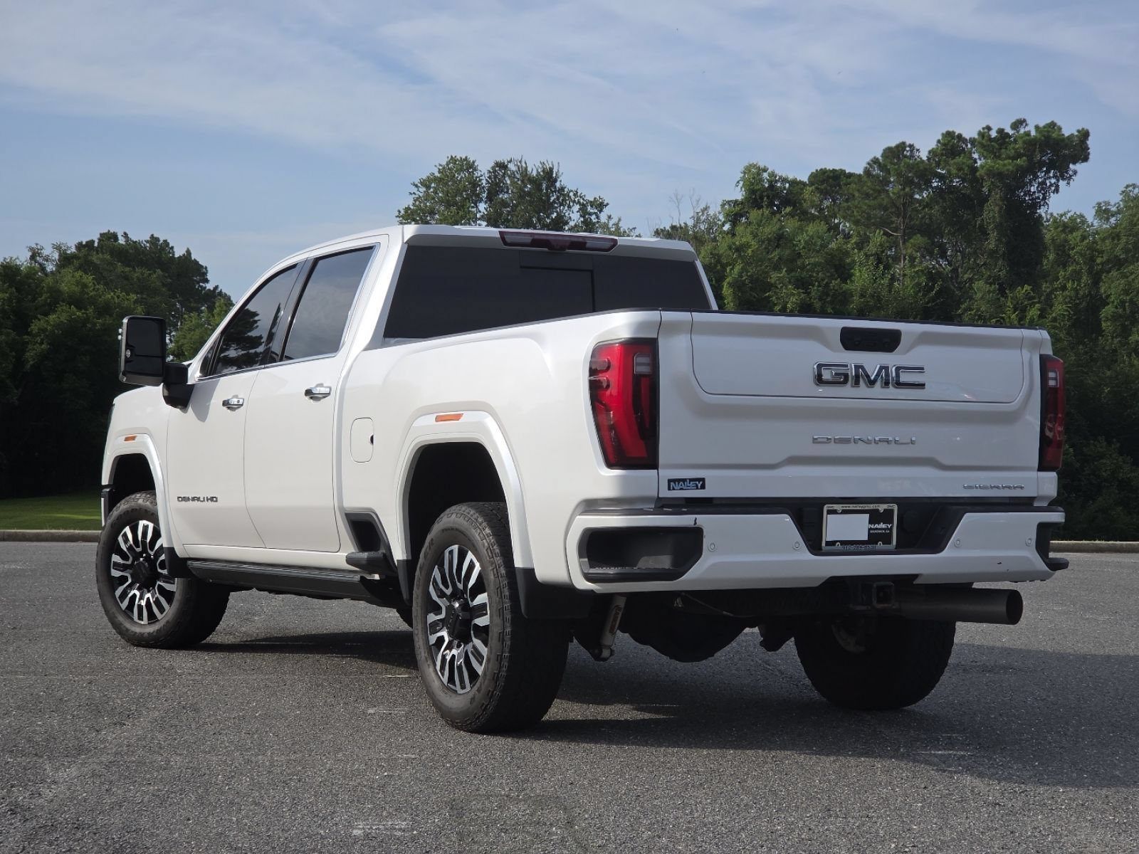 Used 2024 GMC Sierra 2500 Denali Ultimate w/ Max Trailering Package AWD/4WD image 22