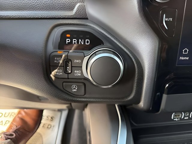 Used 2025 RAM 1500 Big Horn AWD/4WD image 23