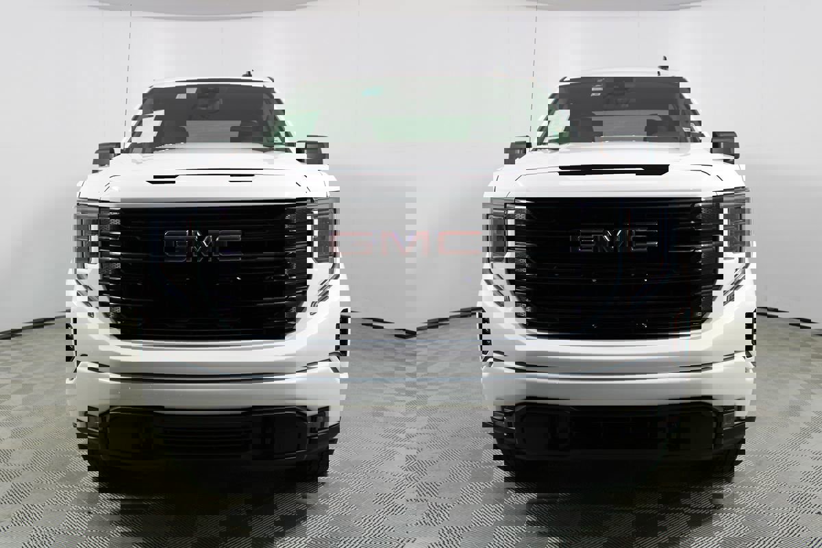 Used 2025 GMC Sierra 1500 Elevation image 2