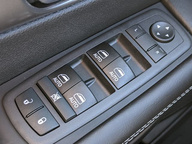 New 2026 Chrysler Pacifica Select FWD image 16