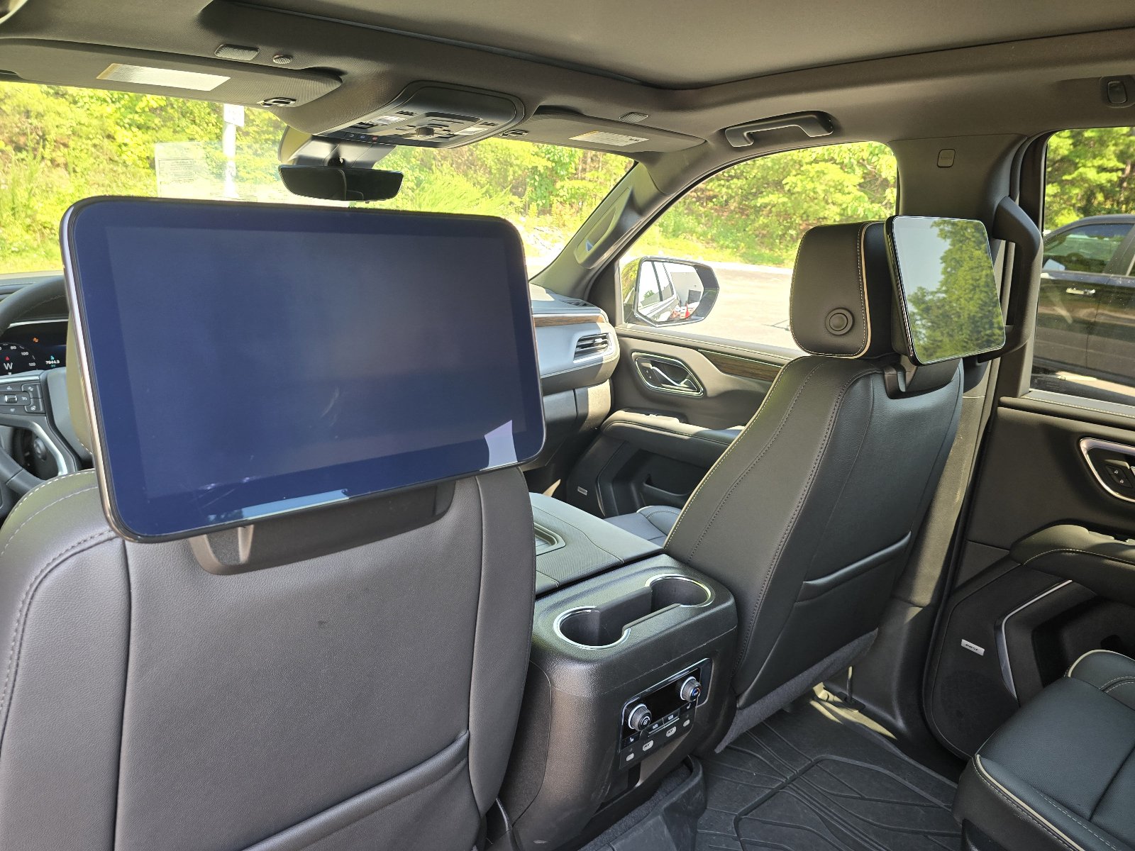Used 2024 Chevrolet Tahoe Premier AWD/4WD image 24