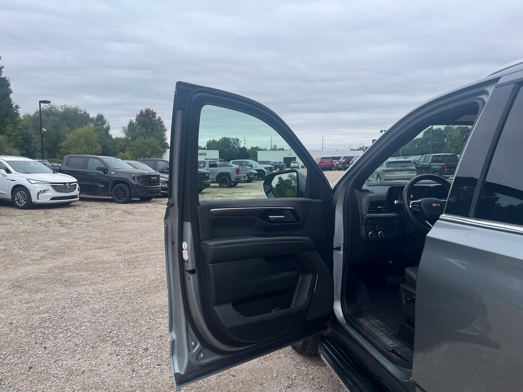 Used 2025 Chevrolet Tahoe LT AWD/4WD image 20
