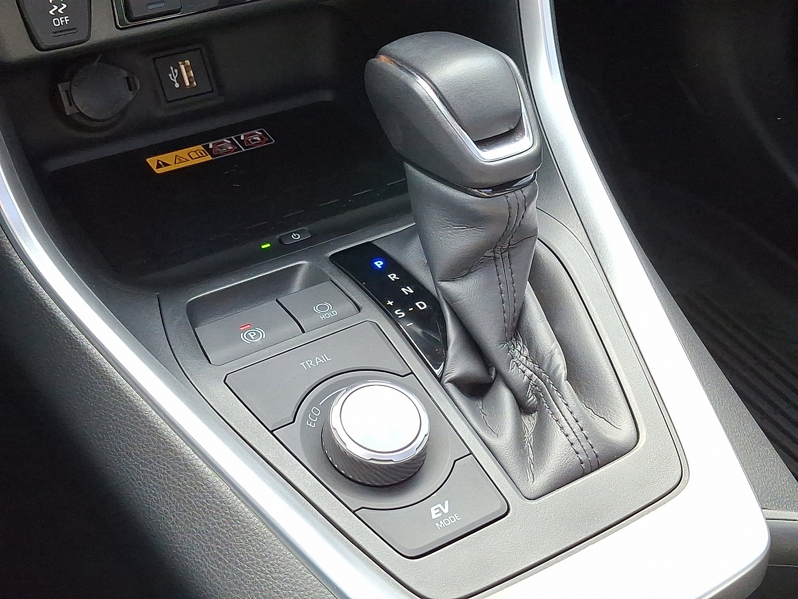 Certified 2025 Toyota RAV4 XSE w/ Advanced Technology Package image 17