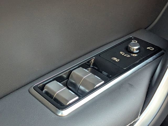 New 2026 Jaguar F-PACE R-Dynamic S image 17