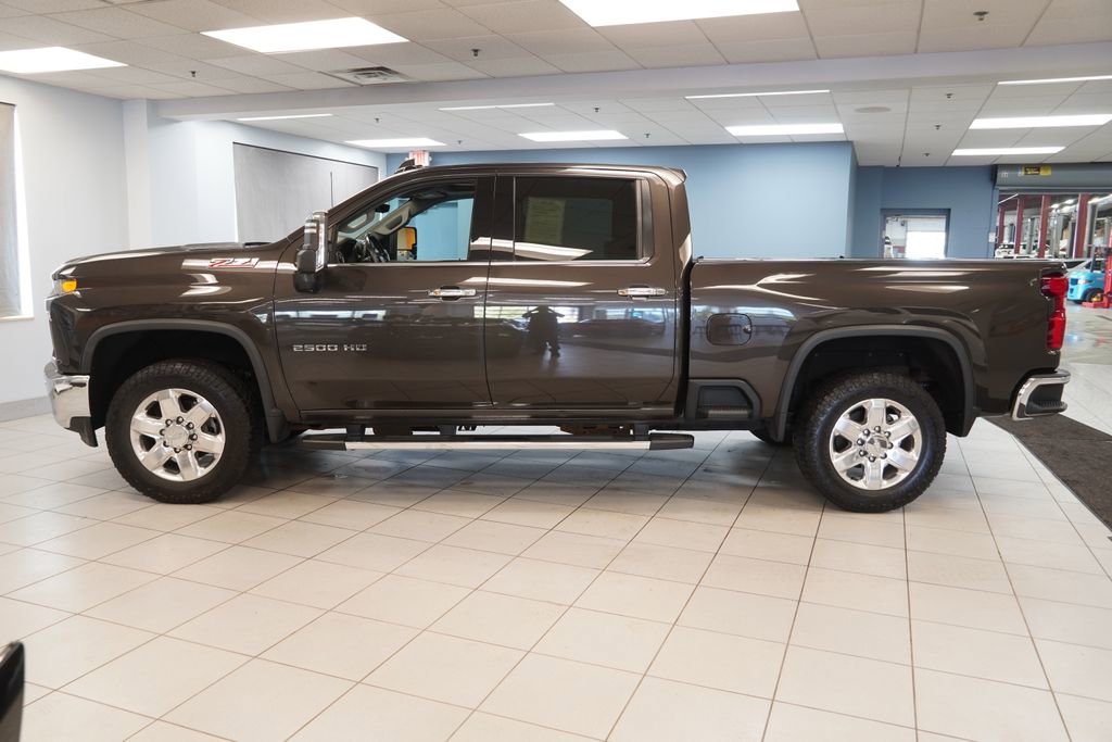 Used 2020 Chevrolet Silverado 2500 LTZ AWD/4WD image 2