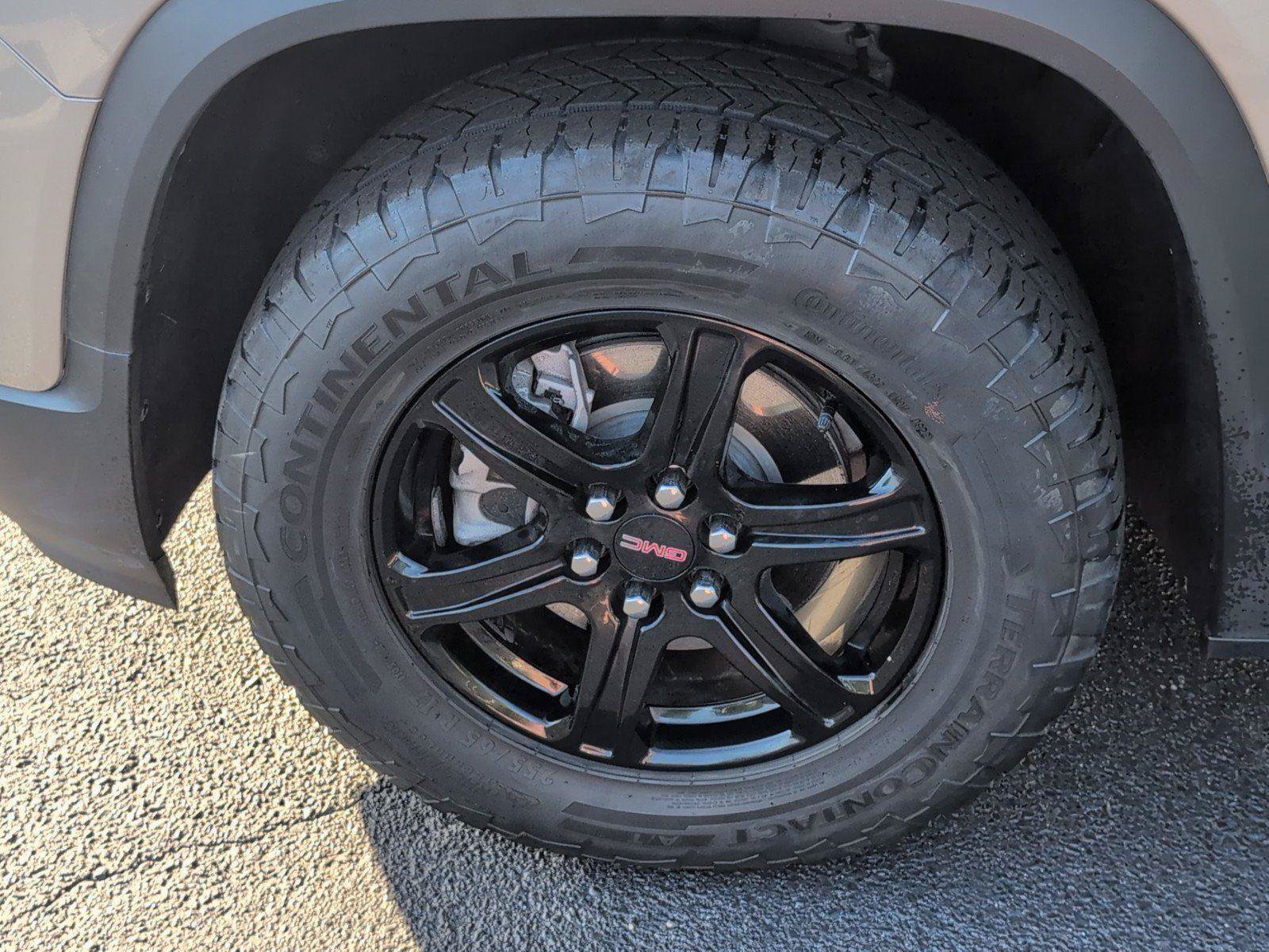 Used 2022 GMC Acadia AT4 w/ Technology Package AWD/4WD image 11