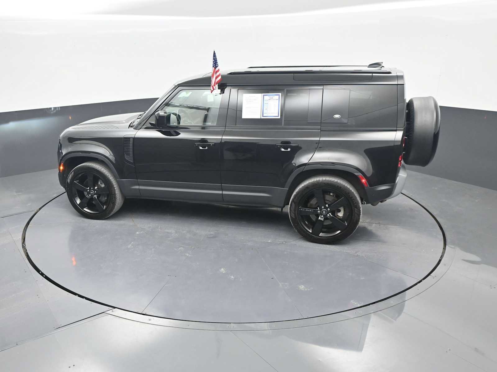 Used 2023 Land Rover Defender 110 SE AWD/4WD image 31