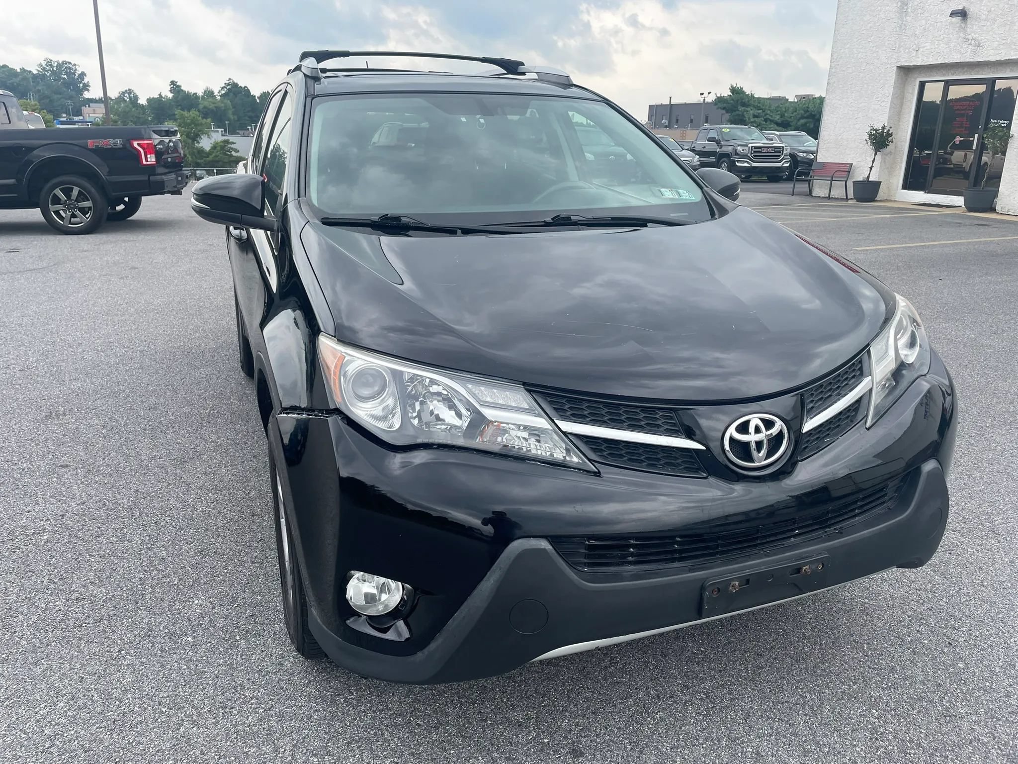 Used 2013 Toyota RAV4 XLE AWD/4WD image 2