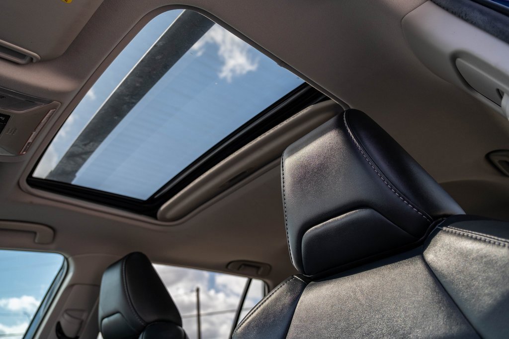 Used 2021 Toyota RAV4 XLE Premium image 23