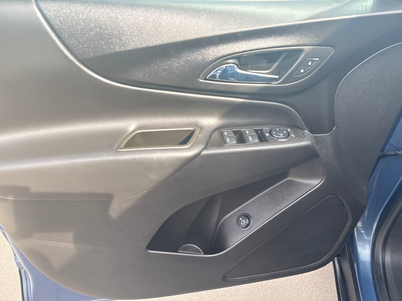 Used 2024 Chevrolet Equinox LT w/ LPO, Floor Liner Package image 21