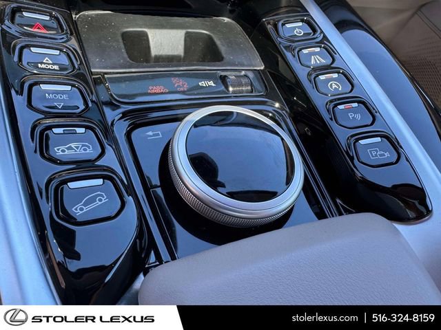 Used 2021 Aston Martin DBX AWD/4WD image 34