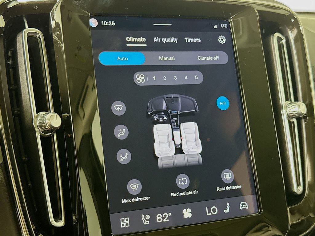 Used 2026 Volvo XC40 B5 Plus w/ Protection Package Premier image 15