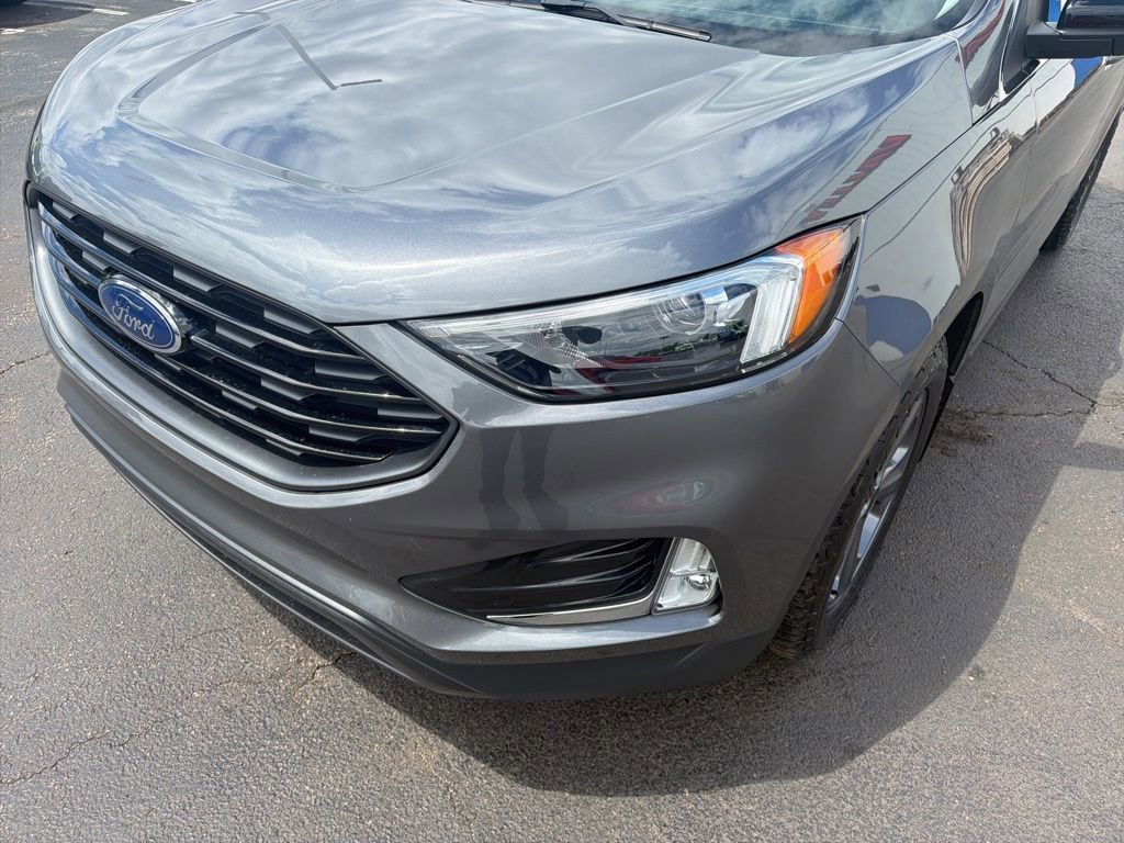 Used 2022 Ford Edge SEL w/ Sport Appearance Package AWD/4WD image 11