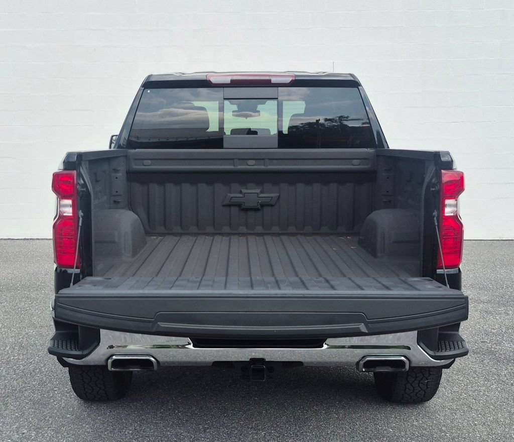 Used 2023 Chevrolet Silverado 1500 LT AWD/4WD image 13