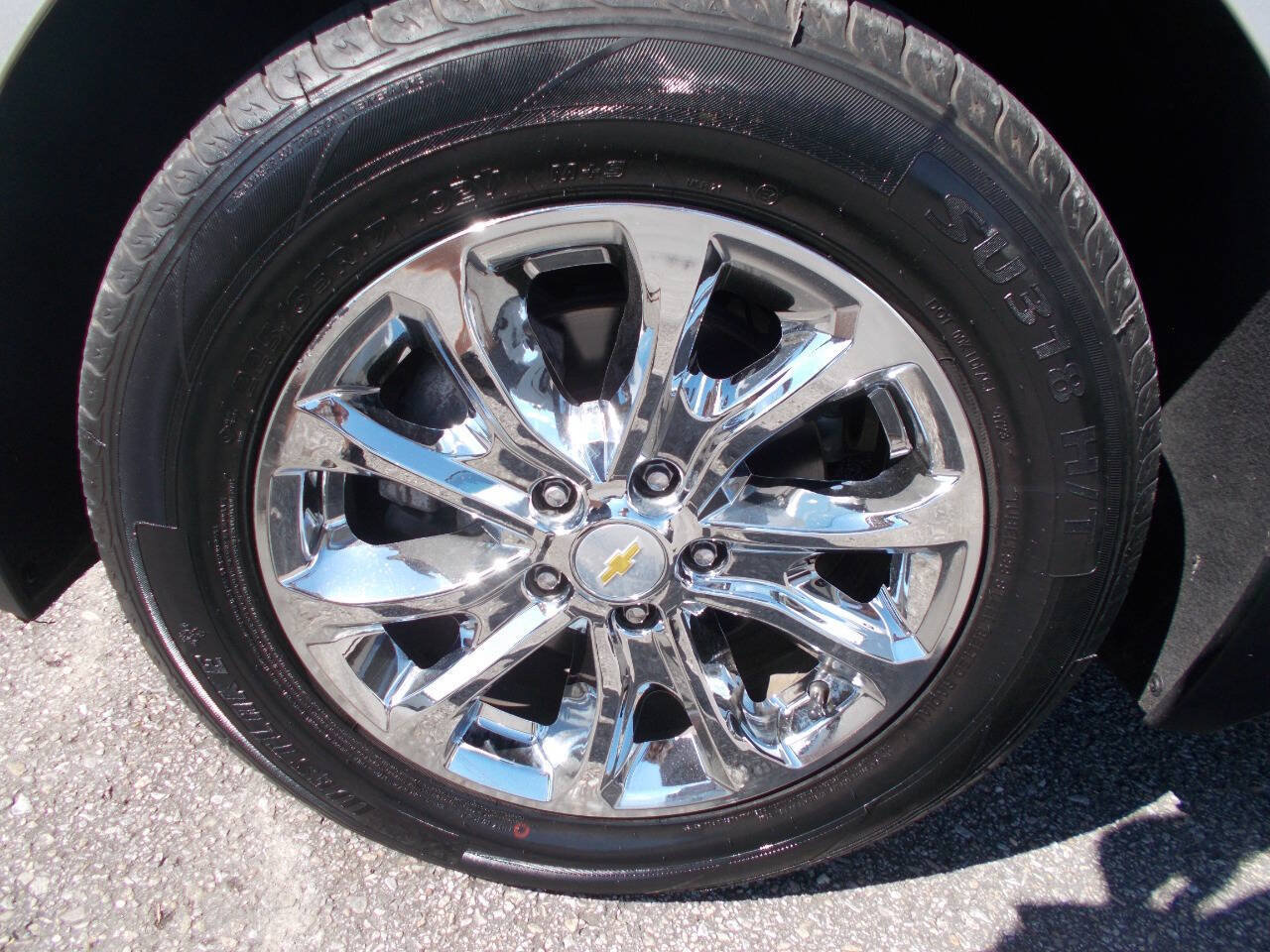 Used 2020 Chevrolet Equinox LT FWD image 11
