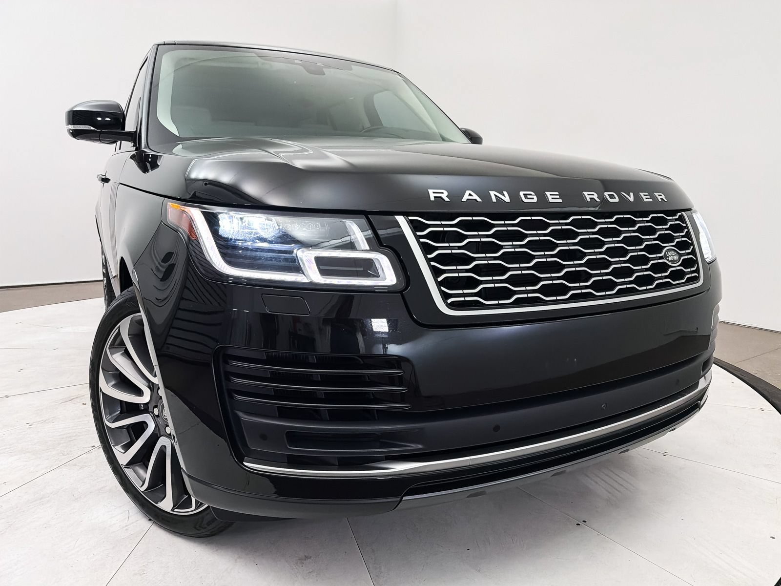 Used 2020 Land Rover Range Rover HSE AWD/4WD image 2