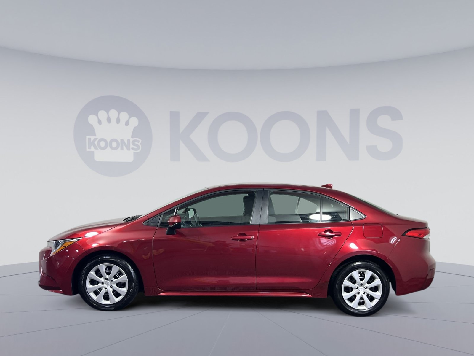 Used 2025 Toyota Corolla LE FWD image 2