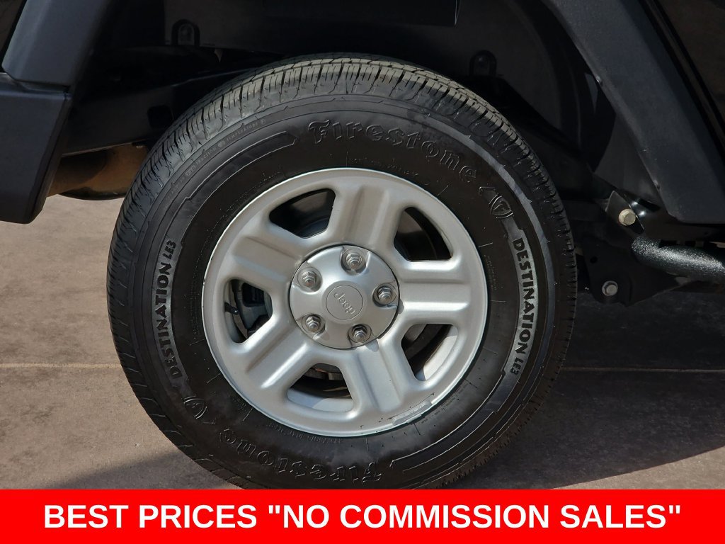 Used 2016 Jeep Wrangler Unlimited Sport w/ Connectivity Group AWD/4WD image 37
