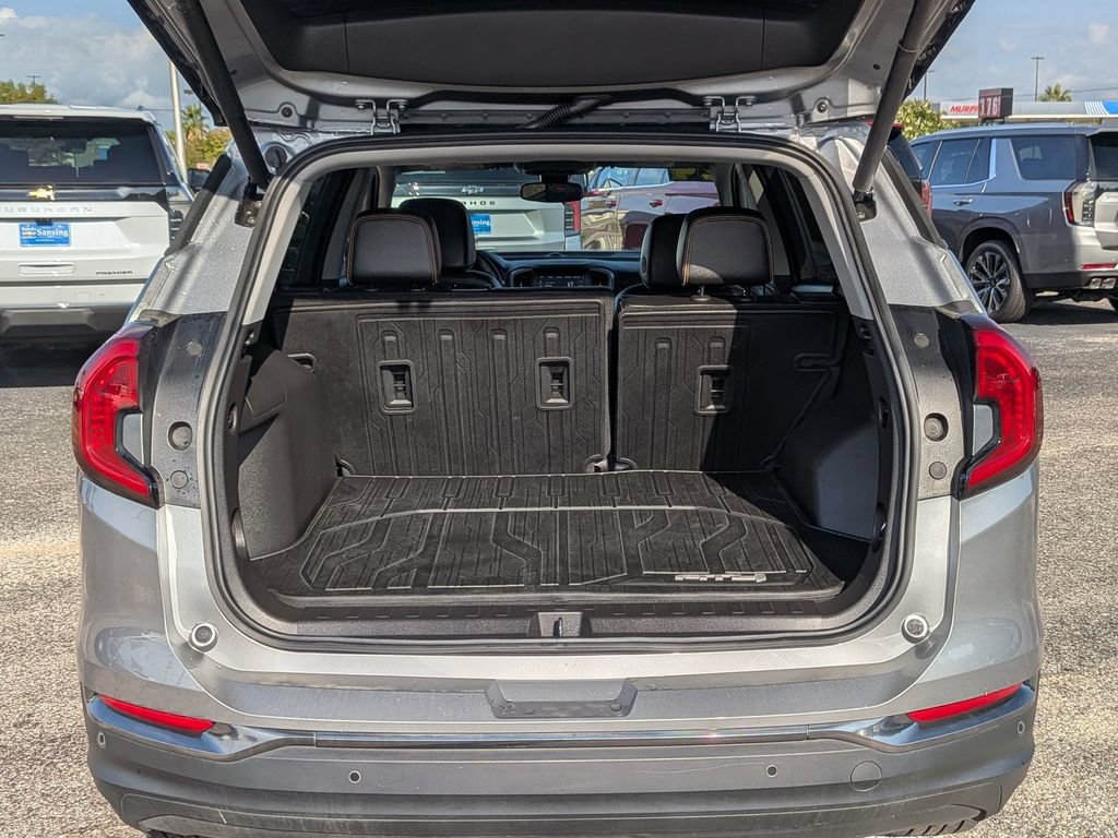 Used 2024 GMC Terrain AT4 w/ Tech Package AWD/4WD image 28