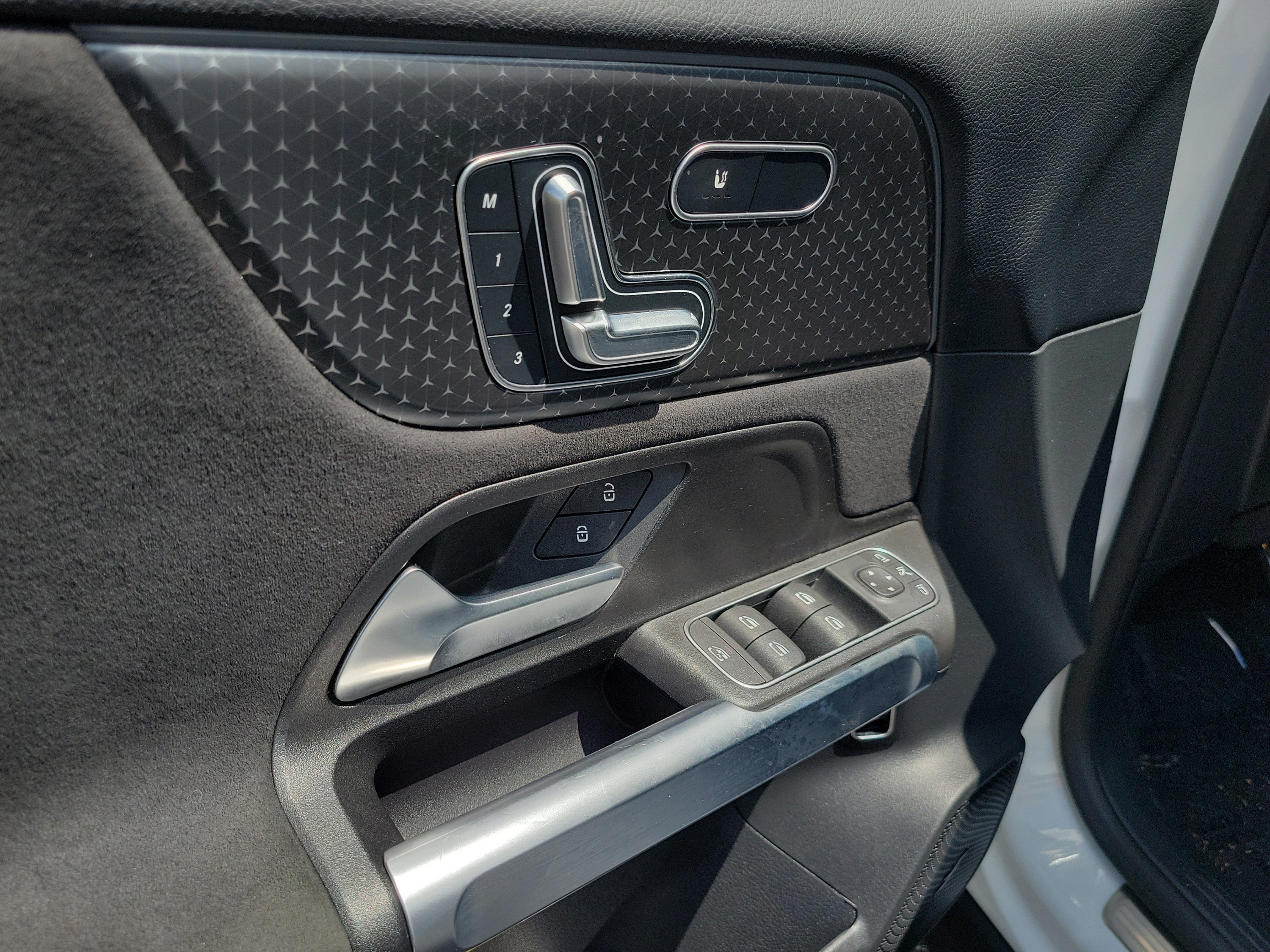 Certified 2024 Mercedes-Benz GLB 250 image 17