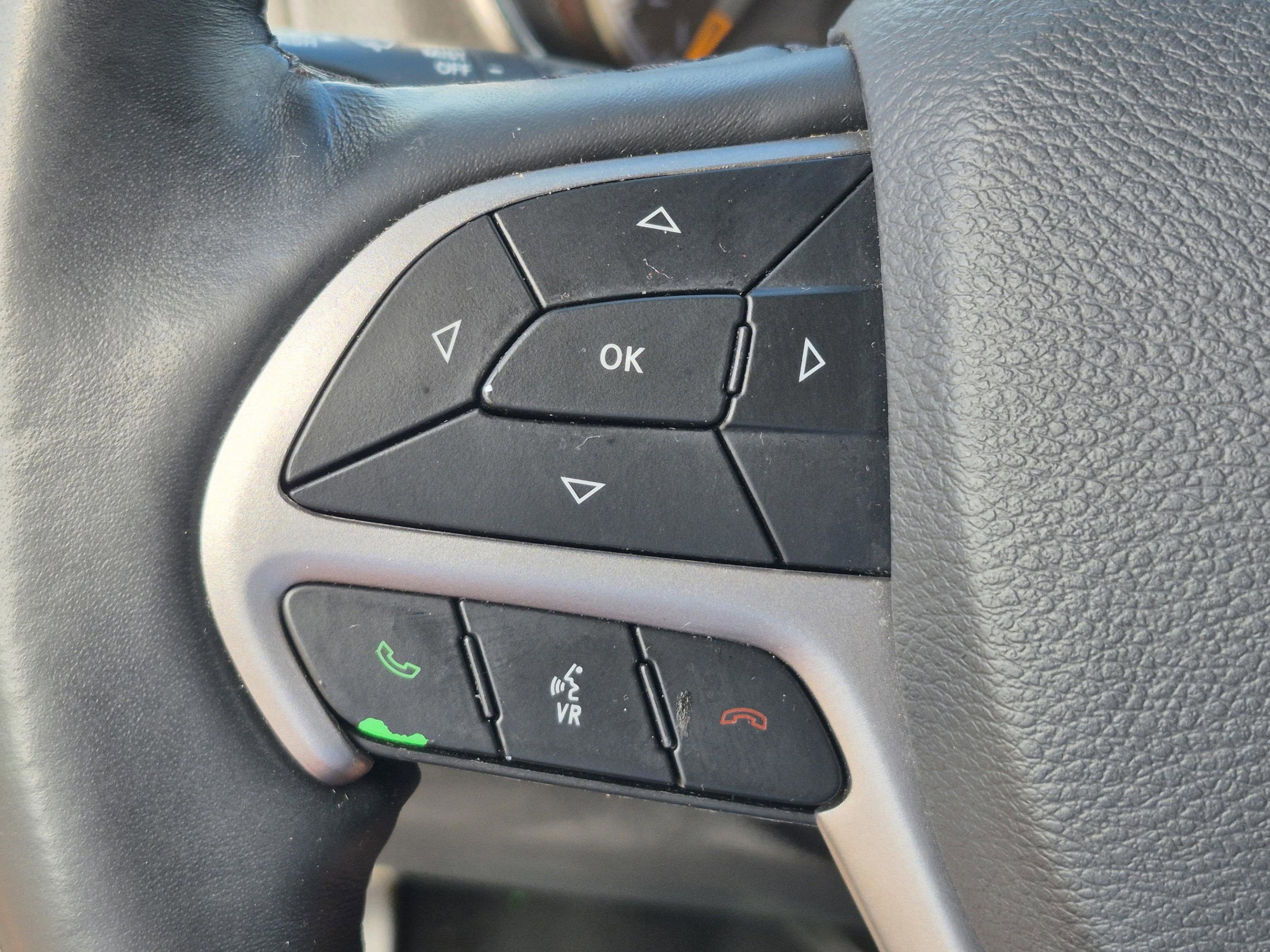 Used 2019 Jeep Grand Cherokee Altitude RWD image 31