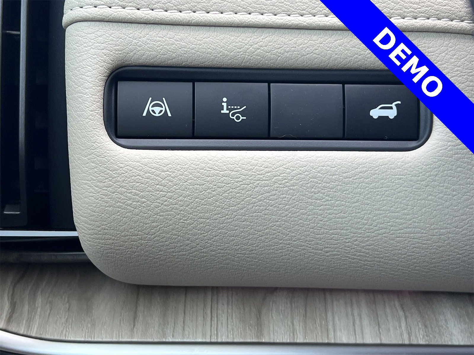 New 2025 Nissan Armada Platinum Reserve image 19