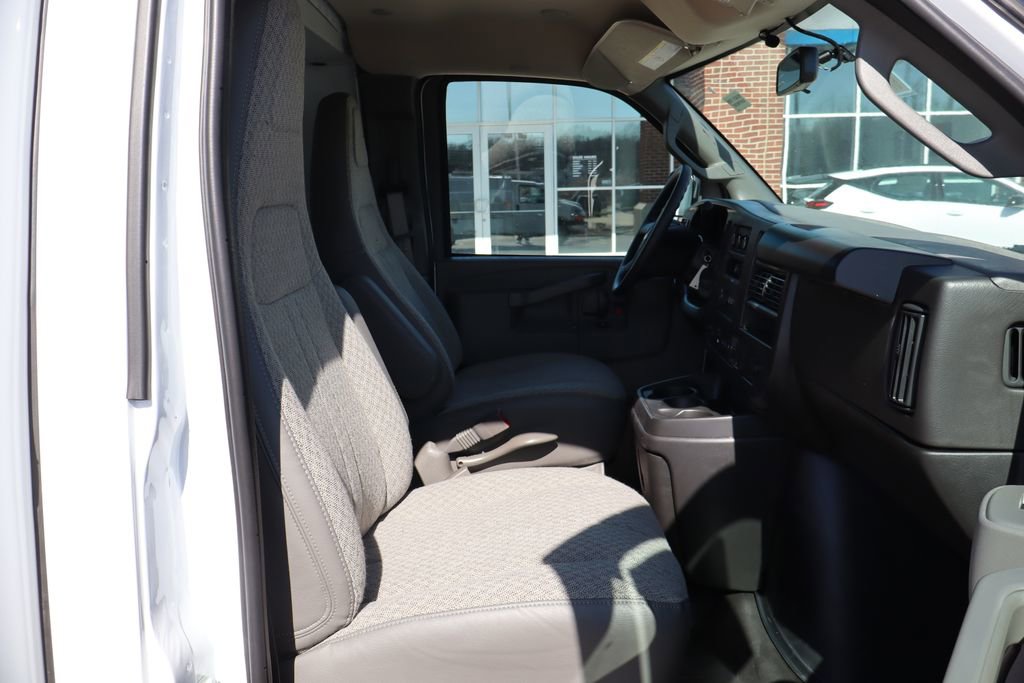 New 2026 Chevrolet Express 3500 w/ Power Convenience Package image 36