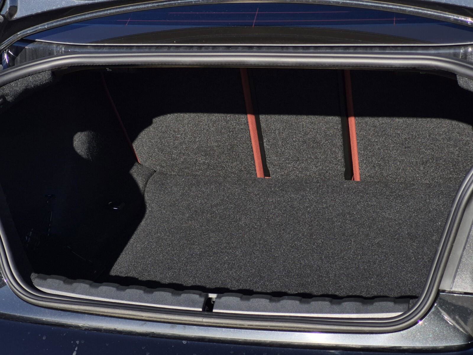 Certified 2025 BMW 230i 230i w/ Convenience Package image 8