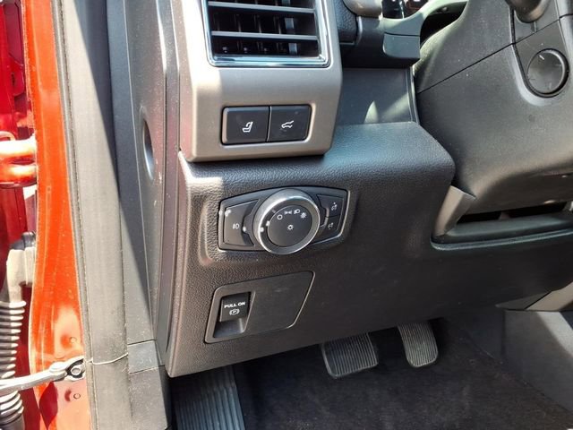 Used 2020 Ford Expedition XLT w/ Equipment Group 202A AWD/4WD image 19
