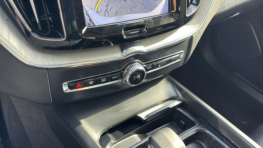 Certified 2025 Volvo XC60 B5 Plus AWD/4WD image 20