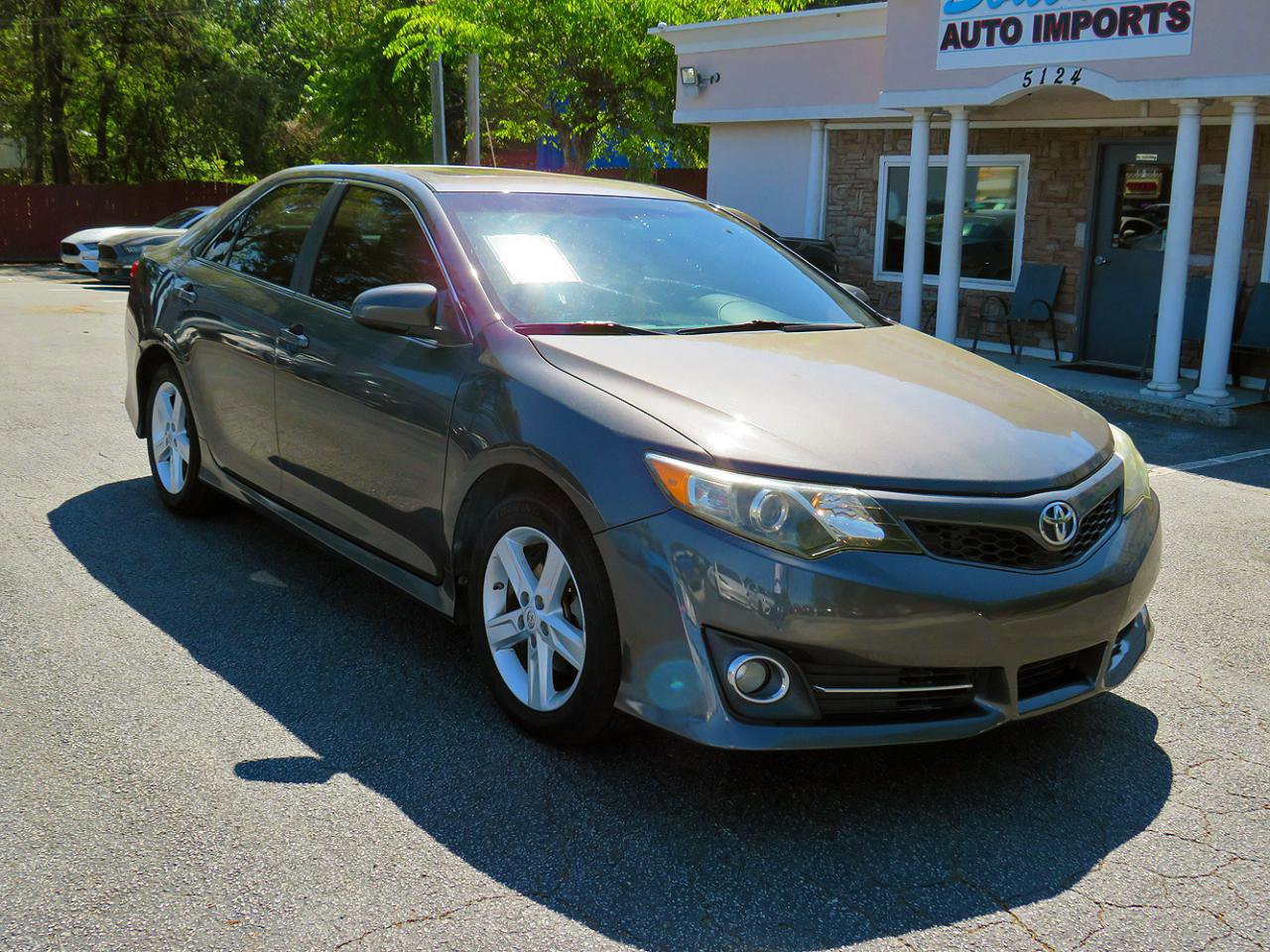 Used 2012 Toyota Camry SE FWD image 5