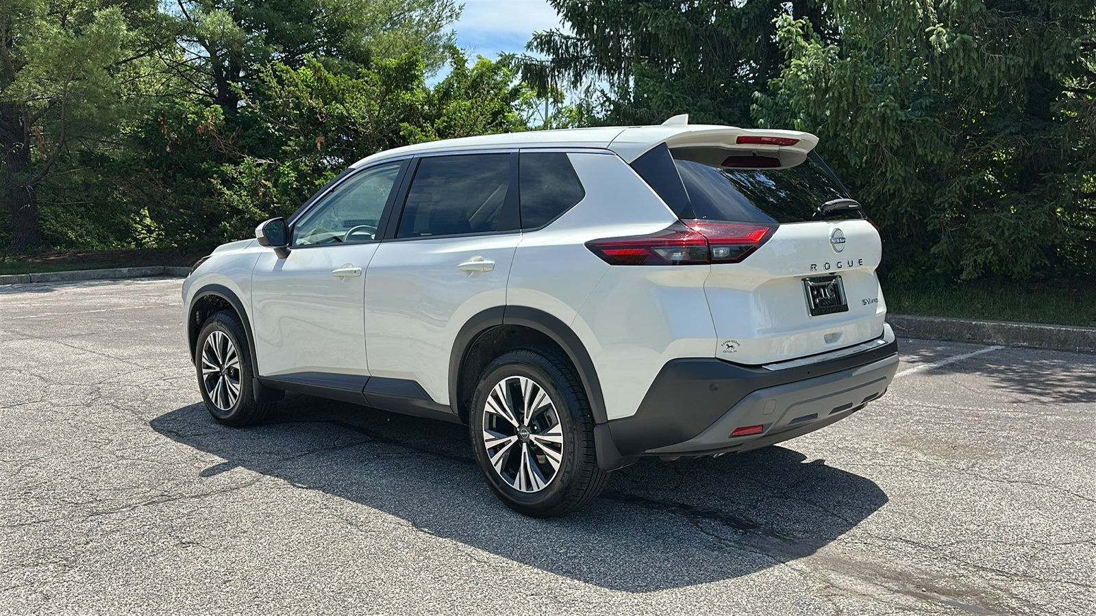 Used 2023 Nissan Rogue SV AWD/4WD image 7