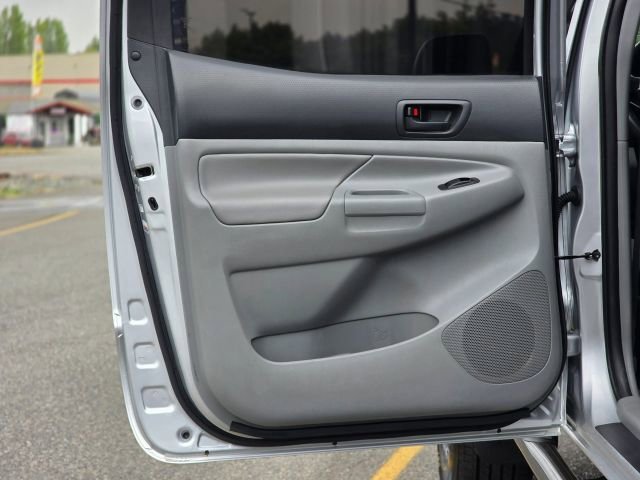 Used 2012 Toyota Tacoma 4x4 Double Cab image 30