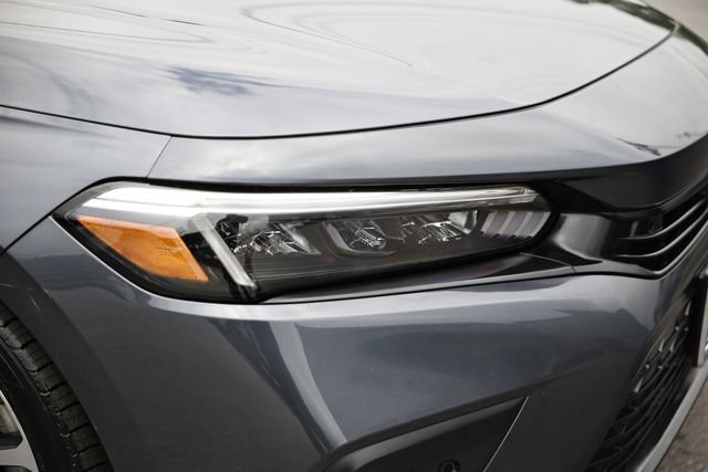 Used 2023 Honda Civic Touring image 11