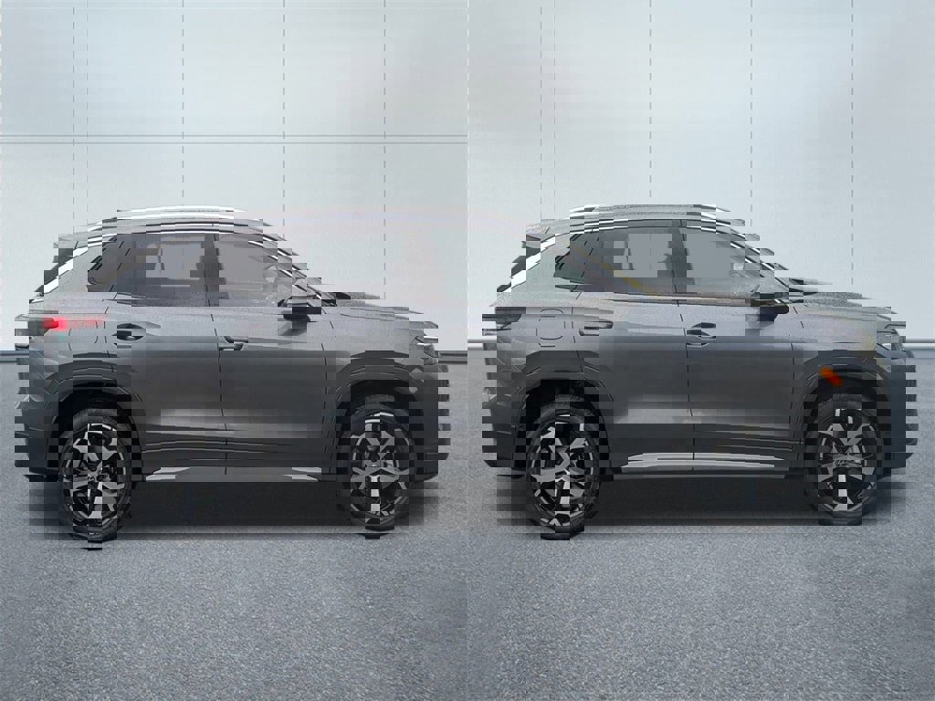 New 2025 Volkswagen Tiguan SE image 2